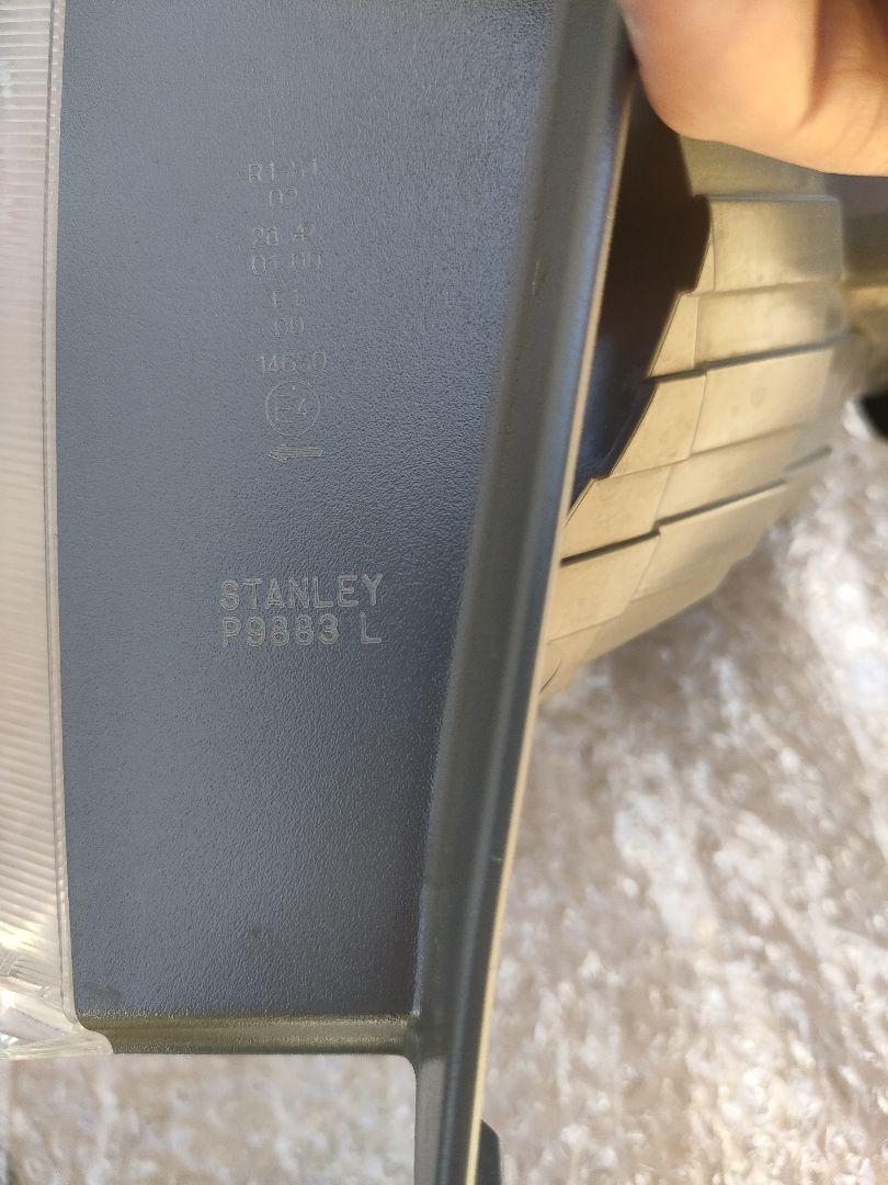 【美品】FIT　フィットGP1　テールランプ STANLEY P9883 左右
