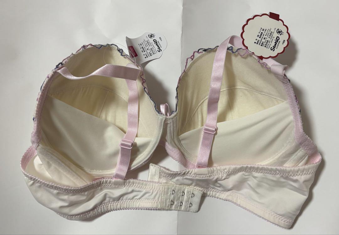 新品・未使用】サンリオ ブラ&ショーツセット ハローキティ 6L