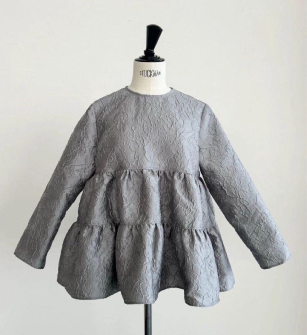 OHGA JACQUARD GATHER BLOUSE グレー トップス