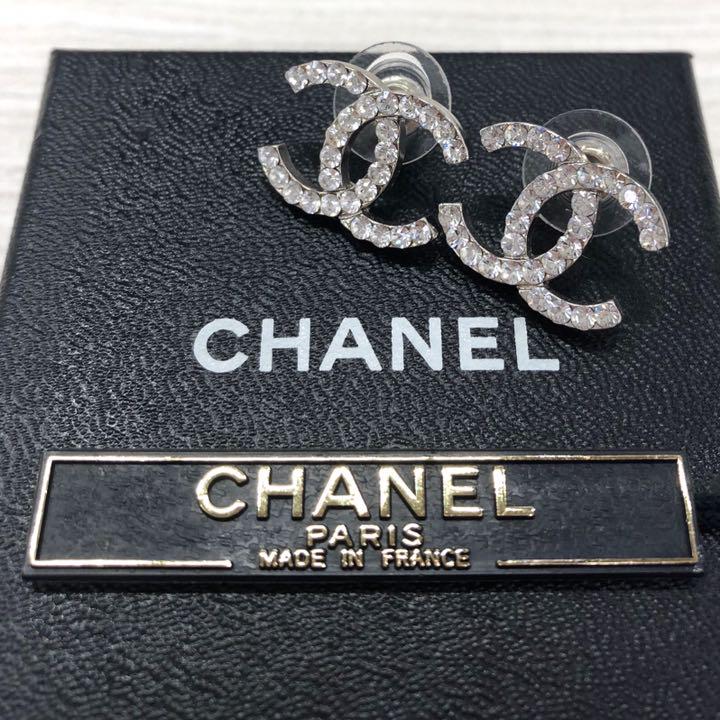 31%割引ブラック系【驚きの値段で】 CHANEL シャネル ピアス 02年 日本直営店 専用!他の方購入不可。GUCCI ピアス キャットヘッド リボンモチーフ ピアス(両耳用)