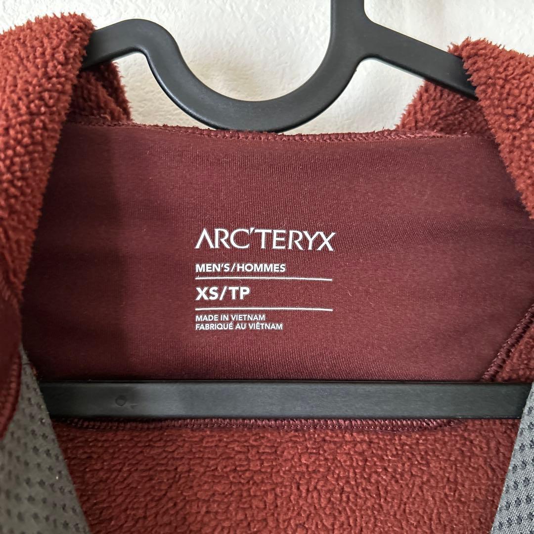 ARC'TERYX フリースパーカー/赤