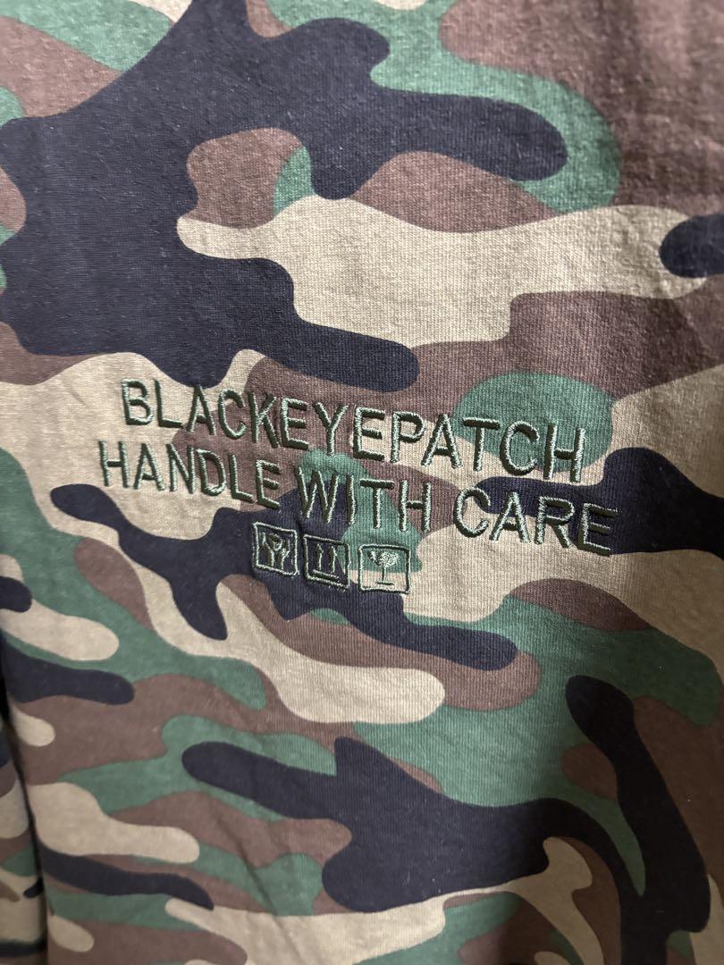 black eye patch ロンT