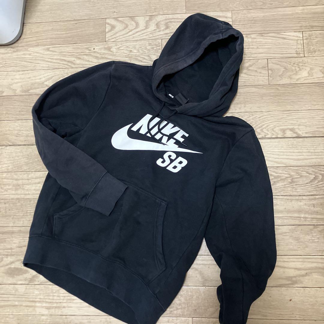 Nike SB ブラック フード付きパーカー S - メルカリ