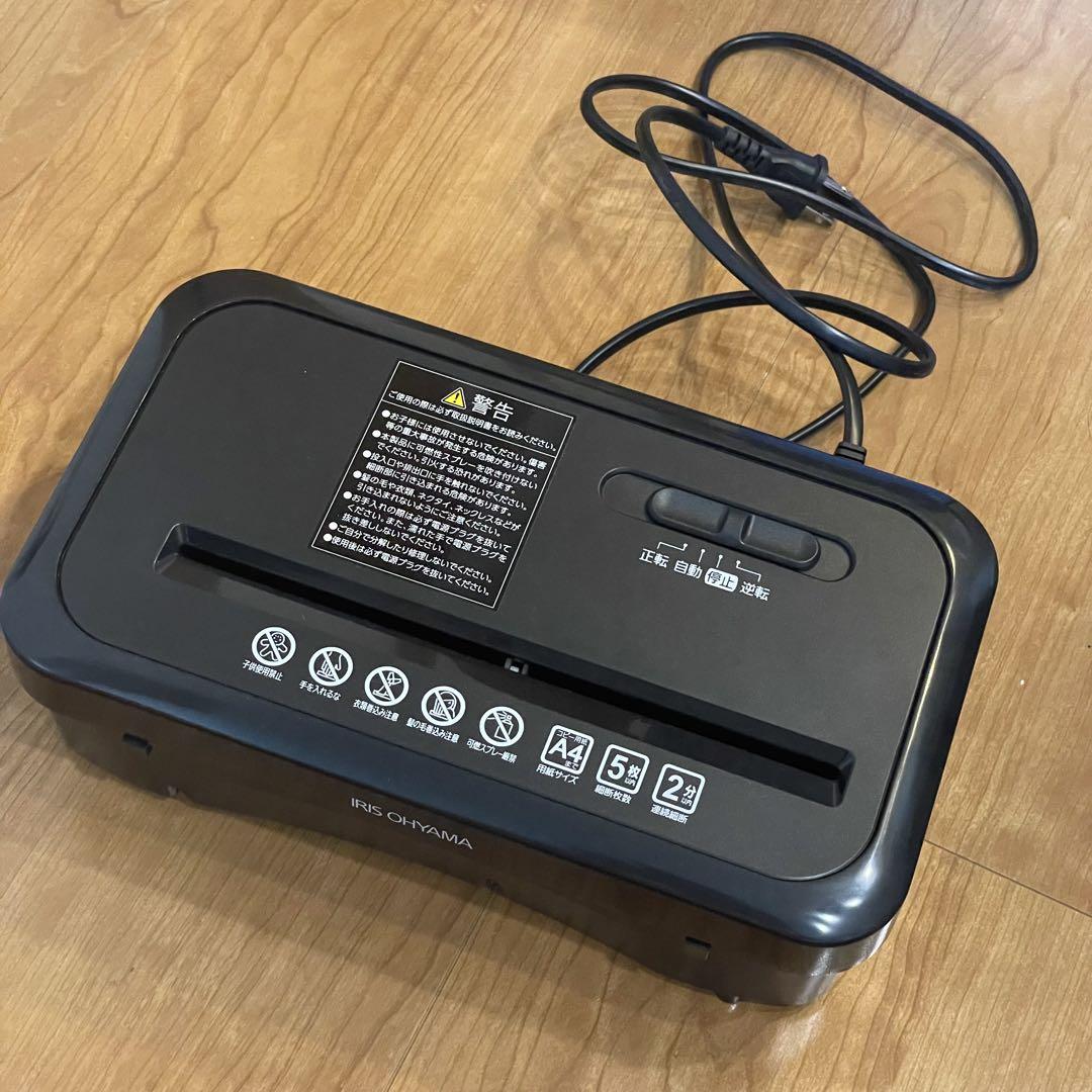 アイリスオーヤマ シュレッダー P5GCX - メルカリ