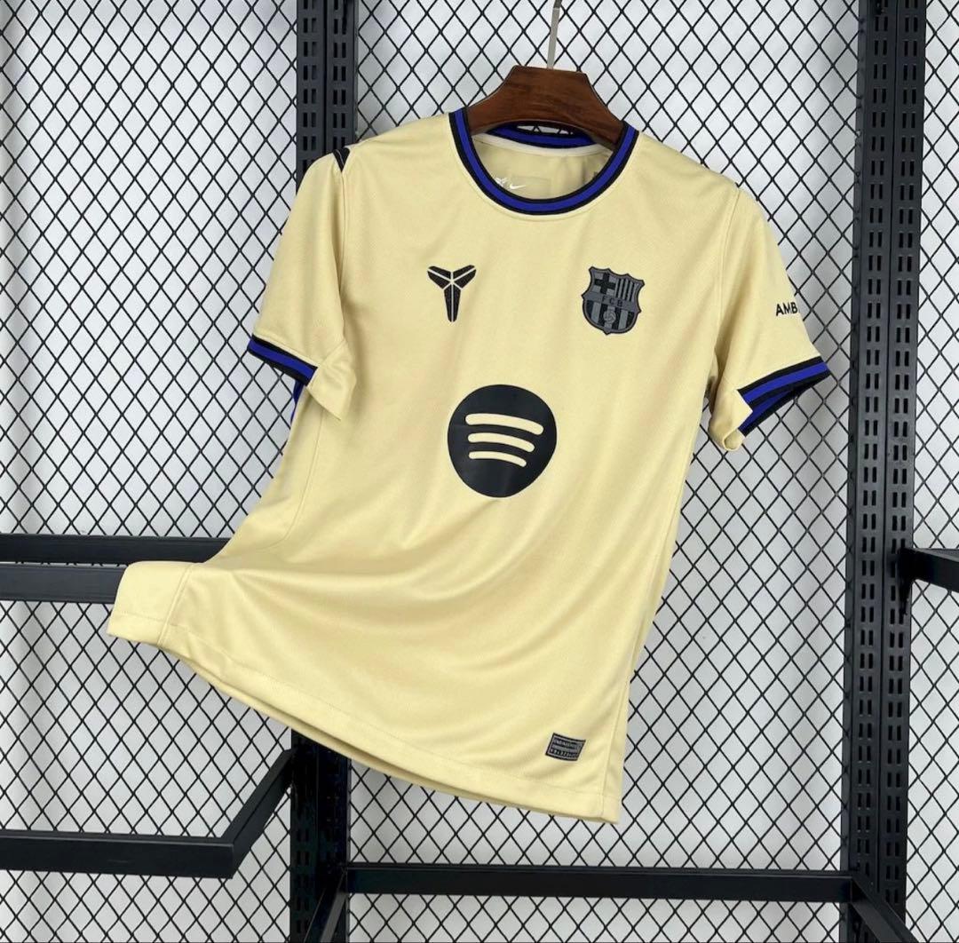 バルセロナ アウェイ25/26 ユニフォーム – コービー