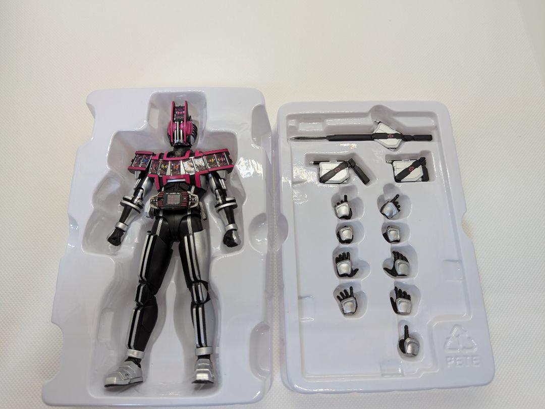S.H.Figuarts（真骨彫製法）仮面ライダーディケイドコンプリートフォーム