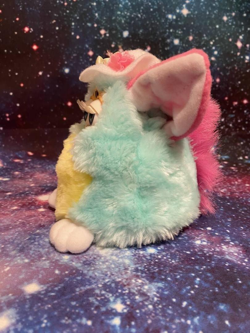 Furby ファービー