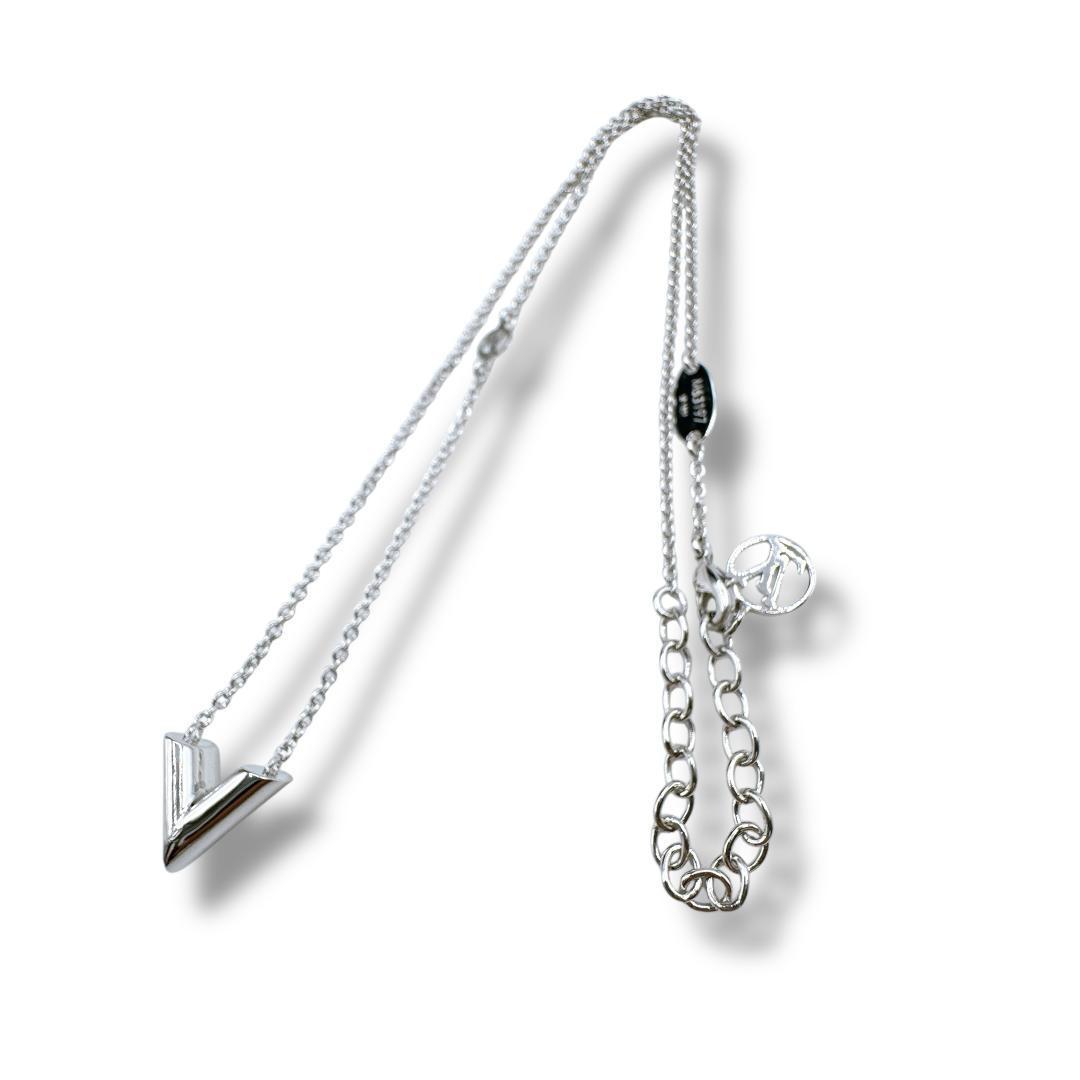 ルイヴィトン エセンシャルV ネックレス ペンダント M63197 シルバー