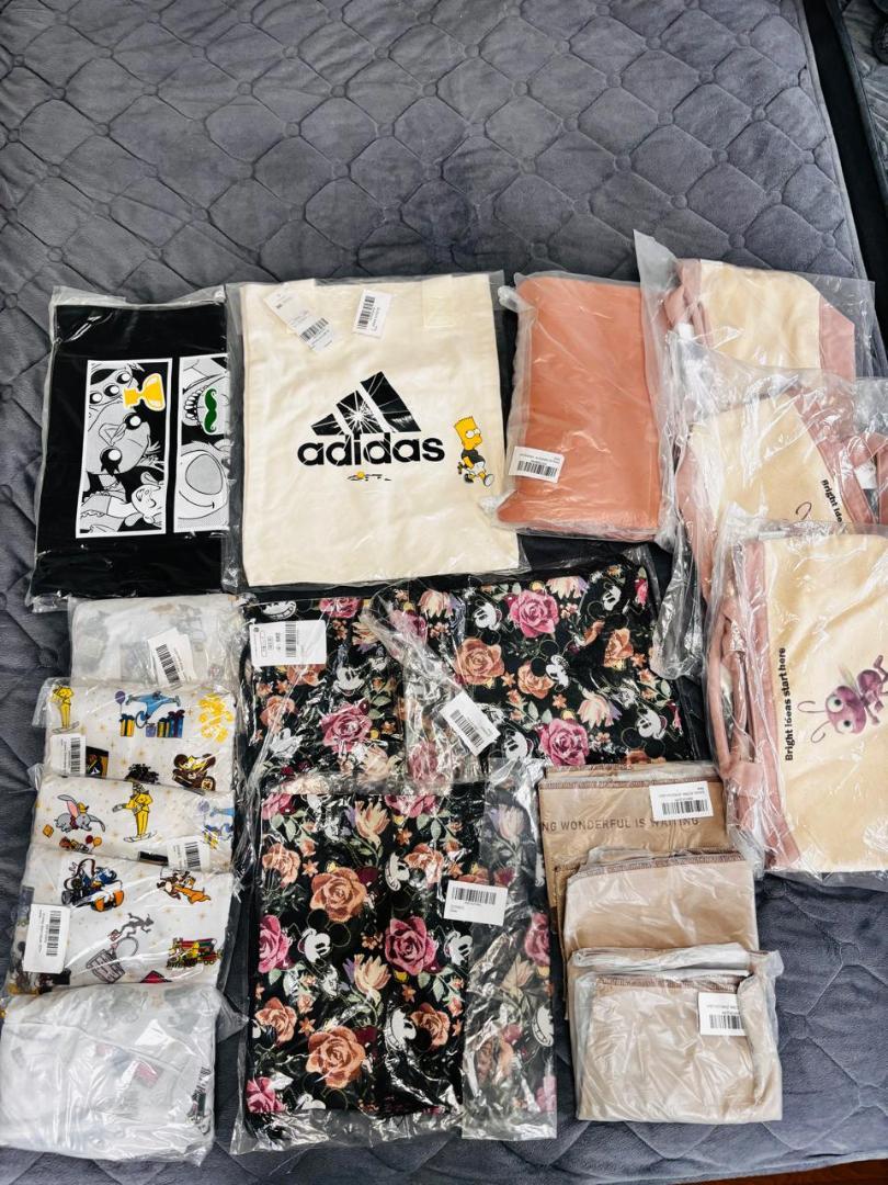 クリアランスセールまとめ買い特価。ディズニートートバッグ16個