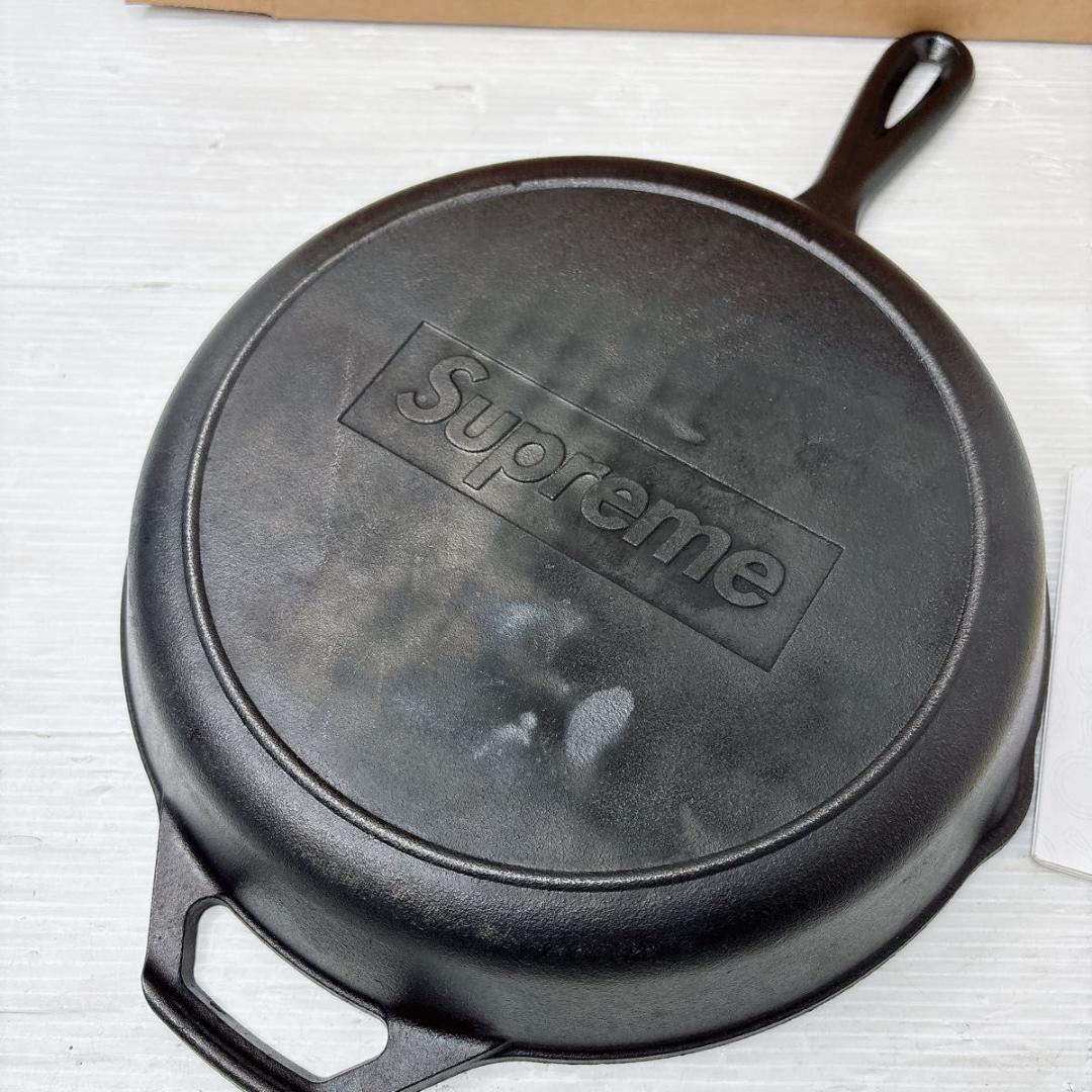 SS22 Supreme Lodge ロッジ スキレット　シュプリーム SS22 Supreme Lodge ロッジ スキレット シュプリーム - メルカリ