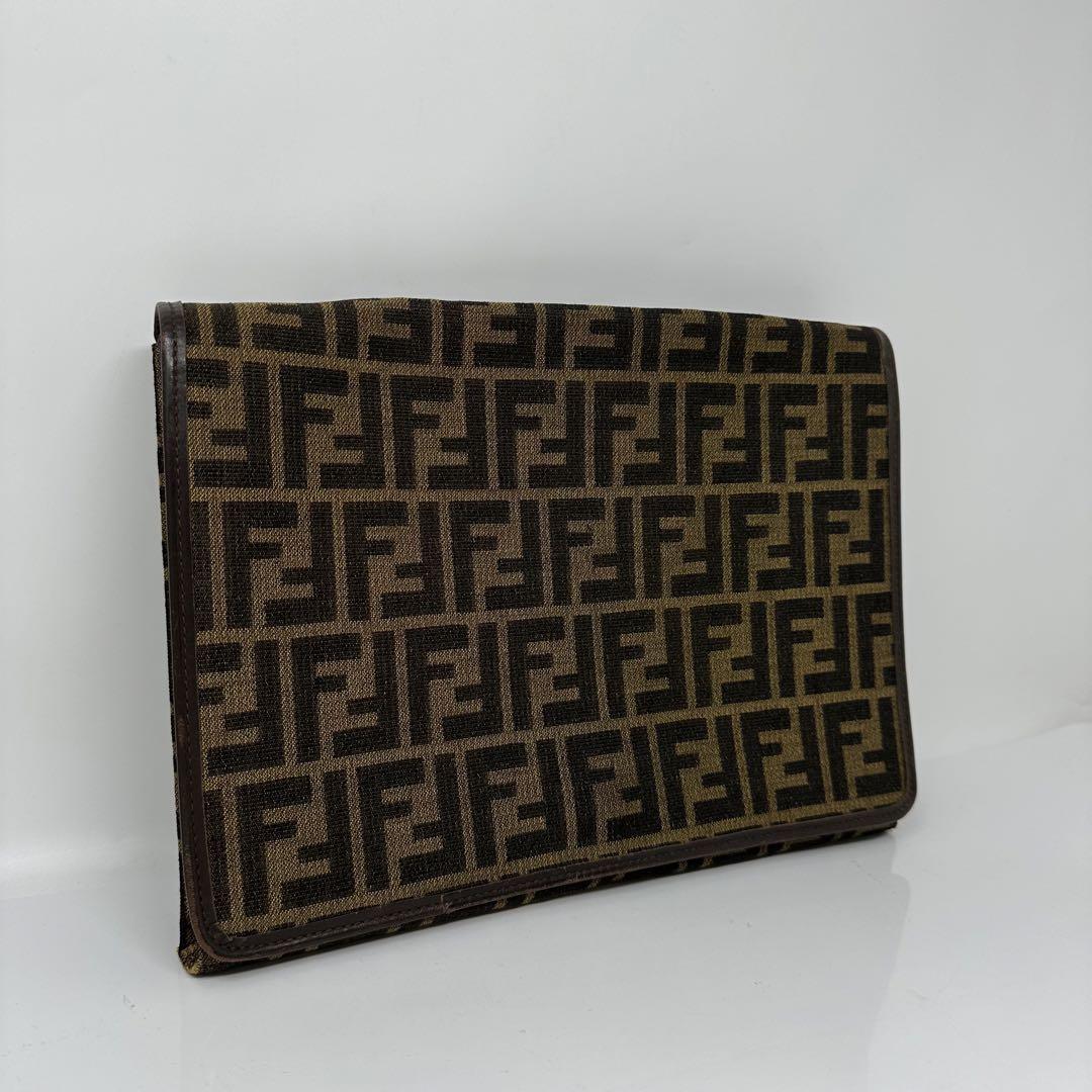最終値下げ　FENDI クラッチバッグ　FF柄