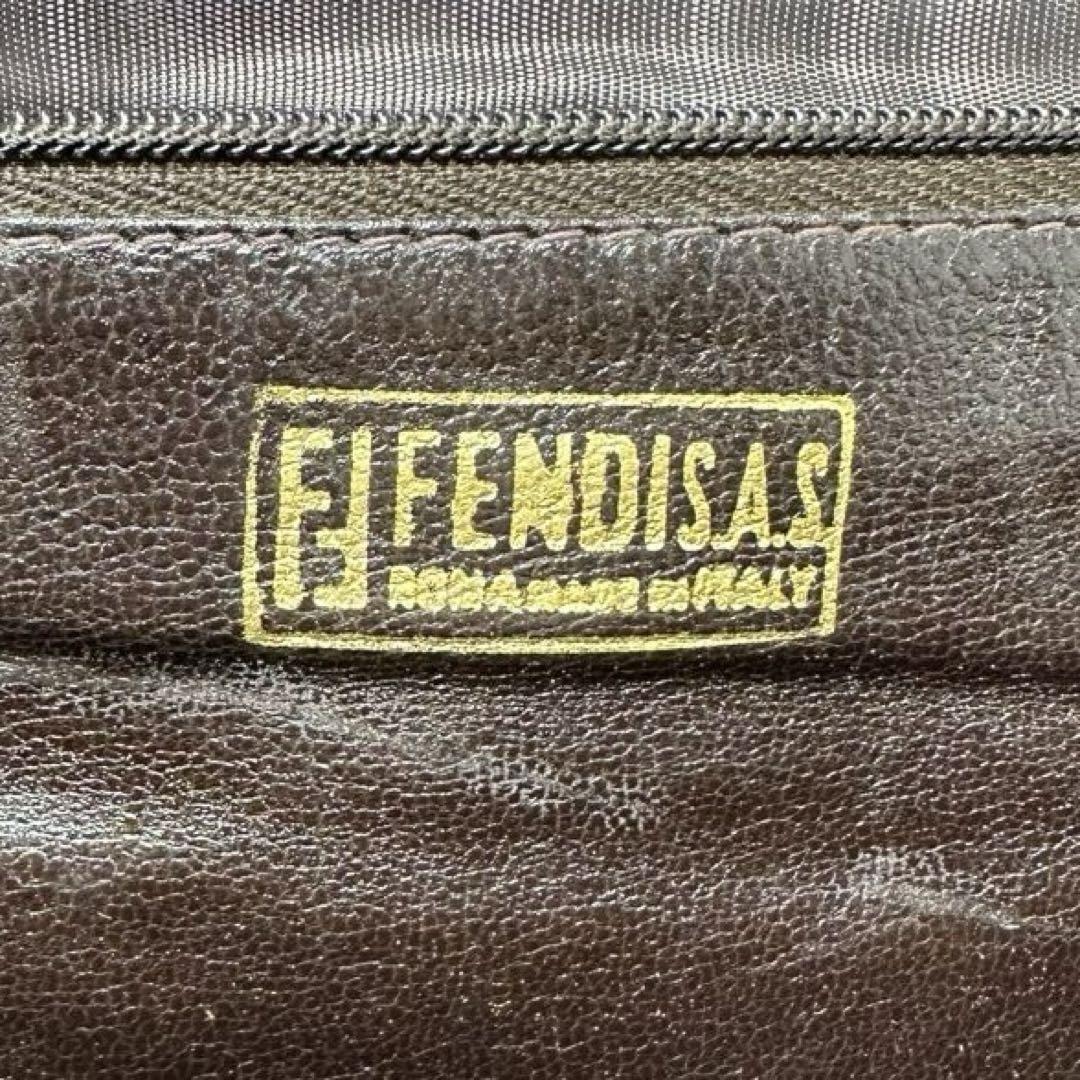 最終値下げ　FENDI クラッチバッグ　FF柄