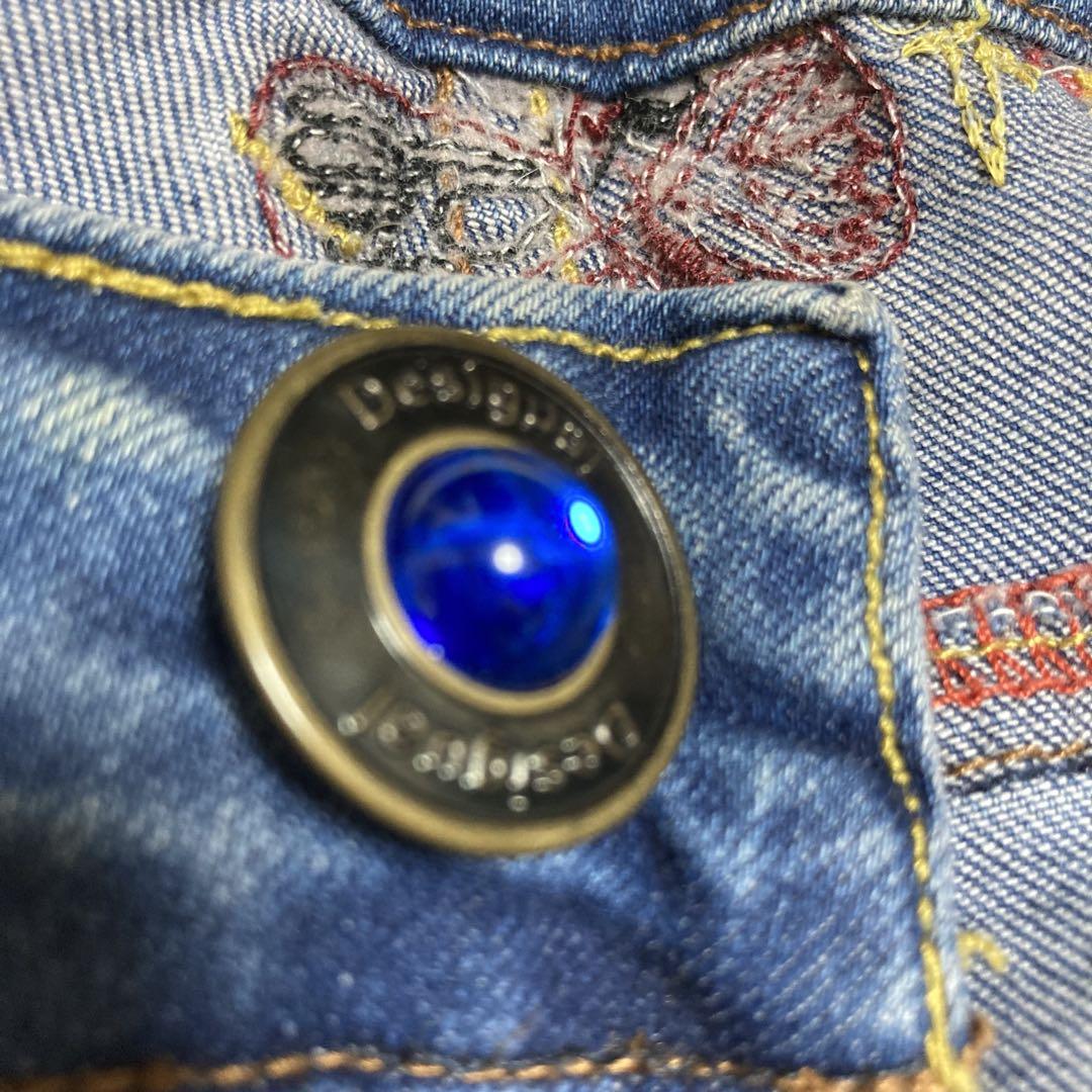 Desigual デニムパンツ 刺繍 28インチ　ジェギング　柔らかストレッチ Desigual デニムパンツ 刺繍 28インチ ジェギング 柔らか