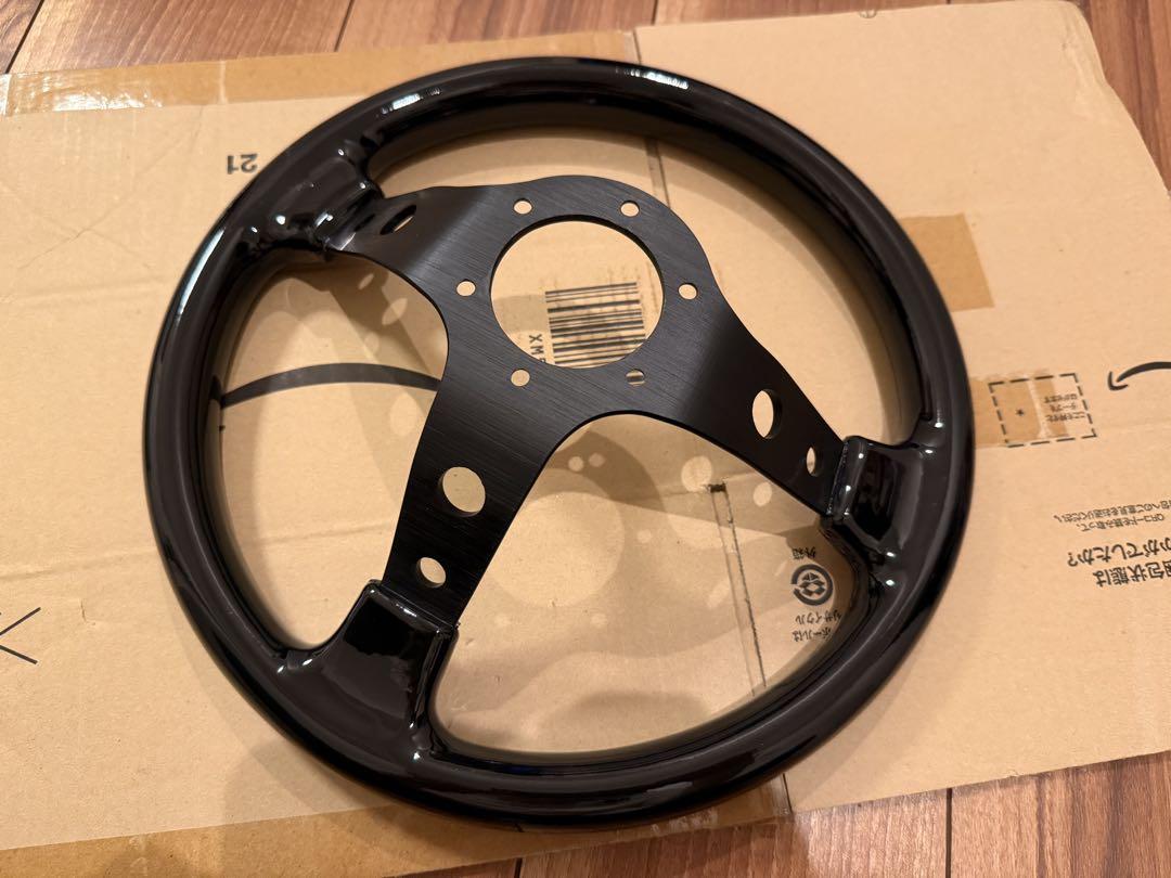 ディープコーンタイプ　ブラック　ステアリング　330mm
