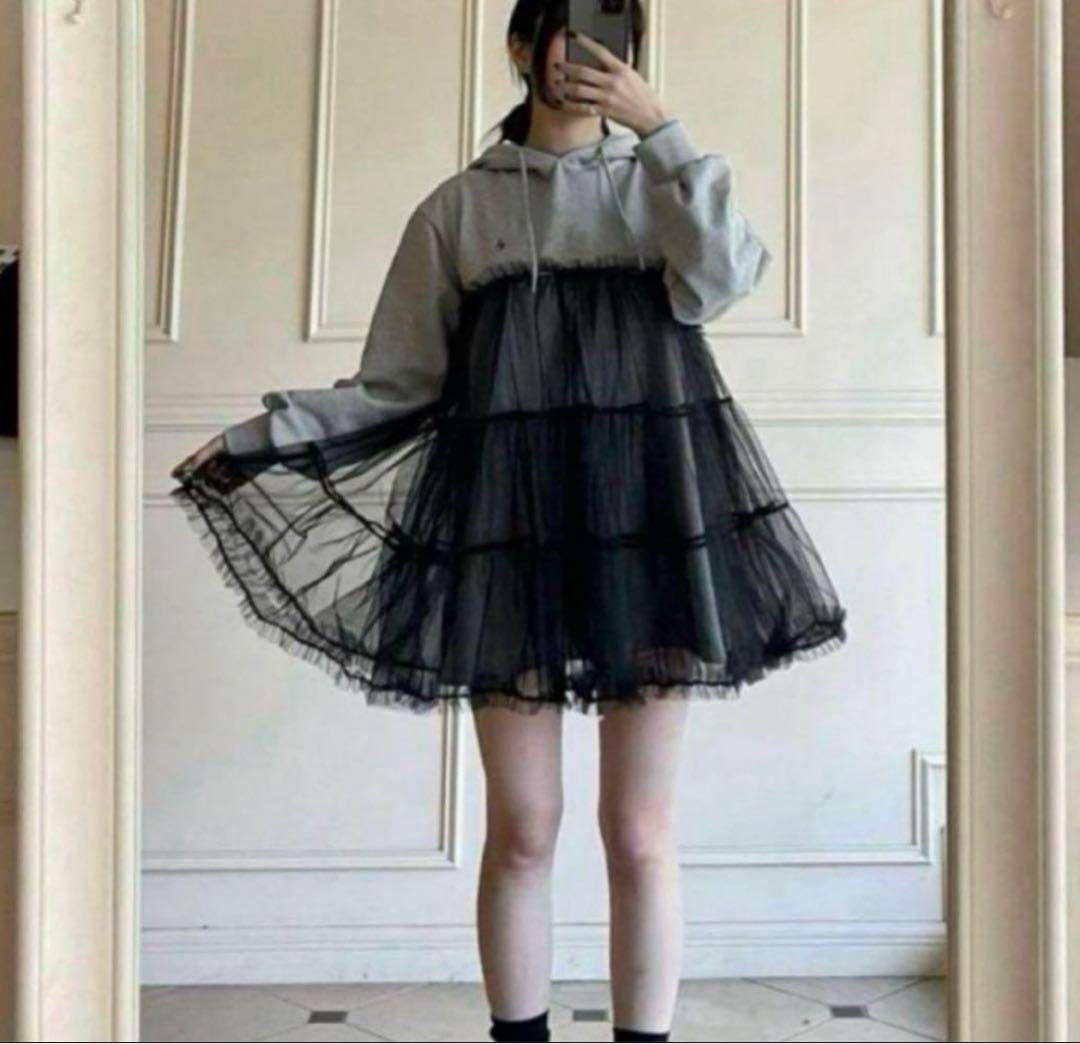 epine チュールフーディ グレー é volume tulle hoodie epine チュールフーディ グレー é volume tulle hoodie - メルカリ