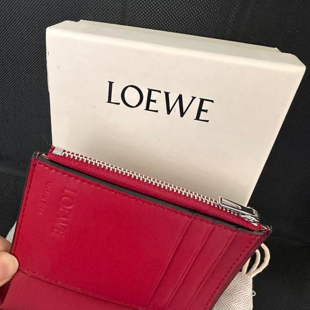 美品 LOEWE 3つ折り財布 レディース 小銭入れ付き - メルカリ