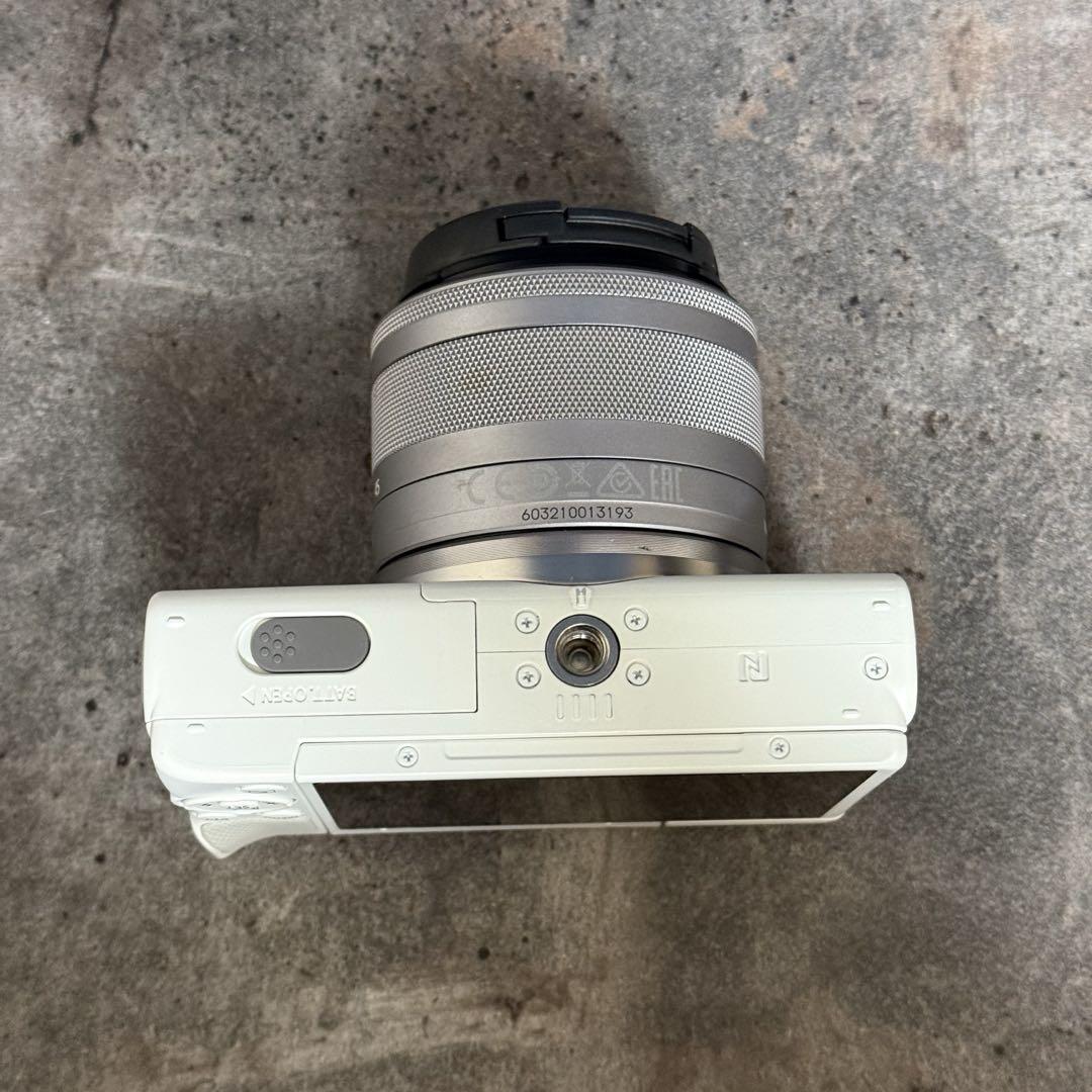 Canon EOS M100(ホワイト)本体・レンズキット