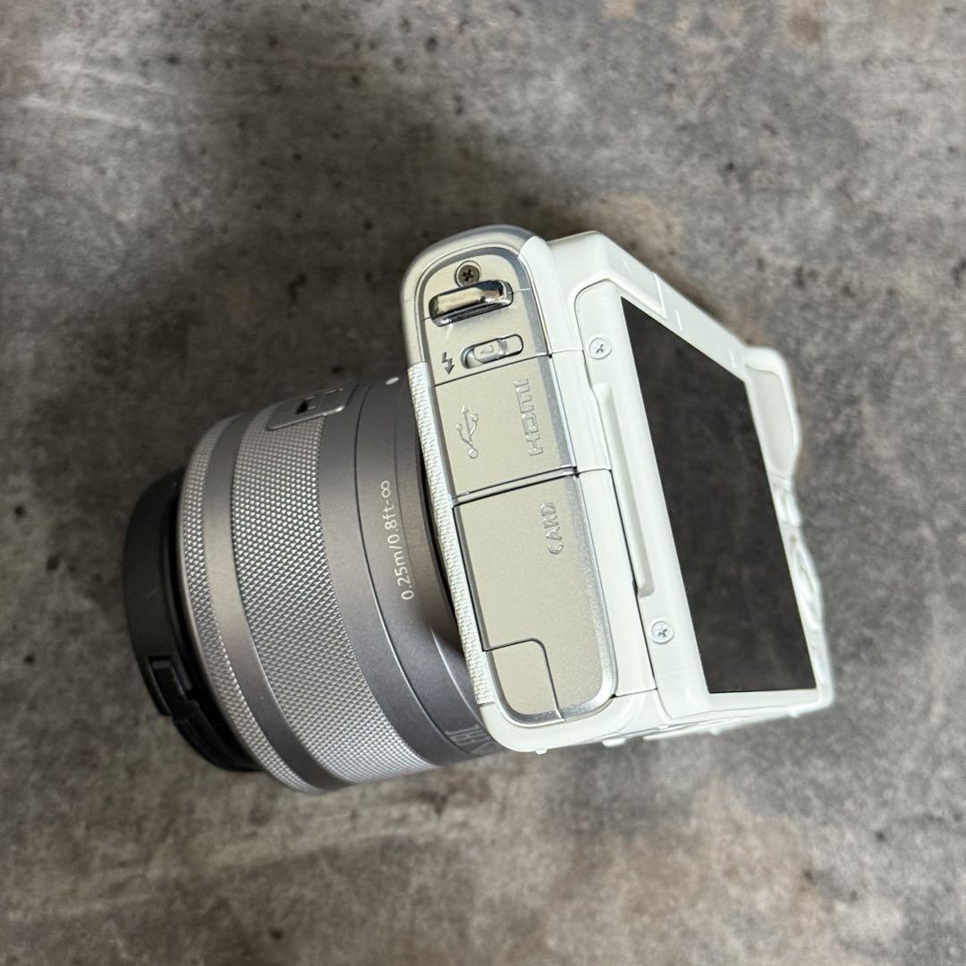 Canon EOS M100(ホワイト)本体・レンズキット