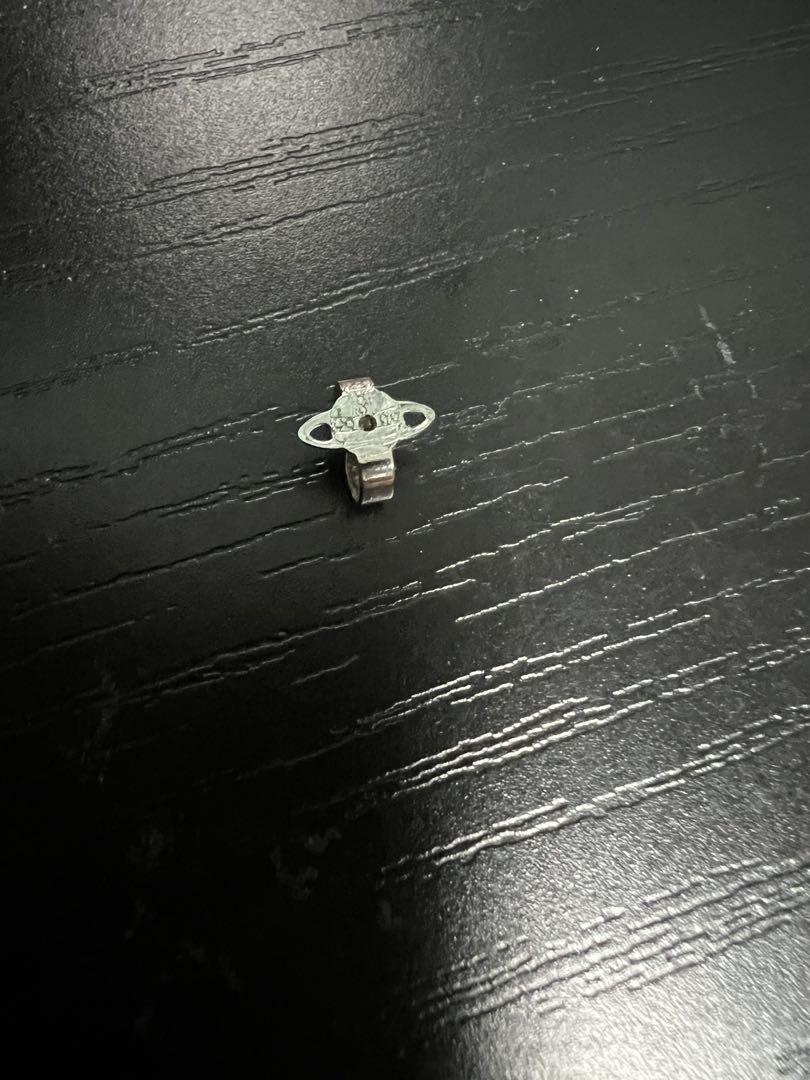 ヴィヴィアンピアス 両耳