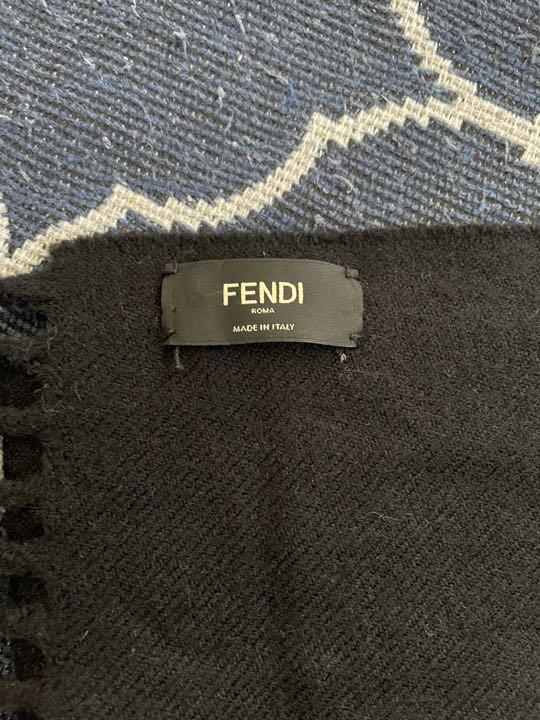 FENDI バグズ マフラー