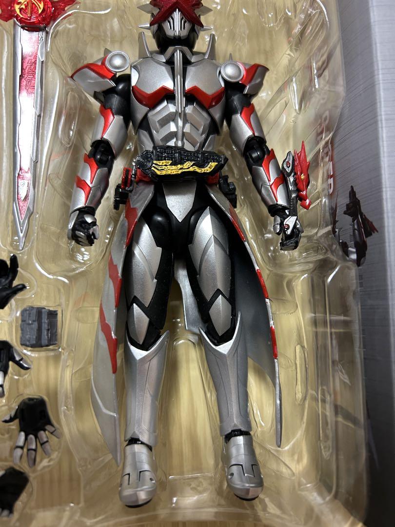 SHFiguarts 仮面ライダーセイバー ドラゴニックナイト