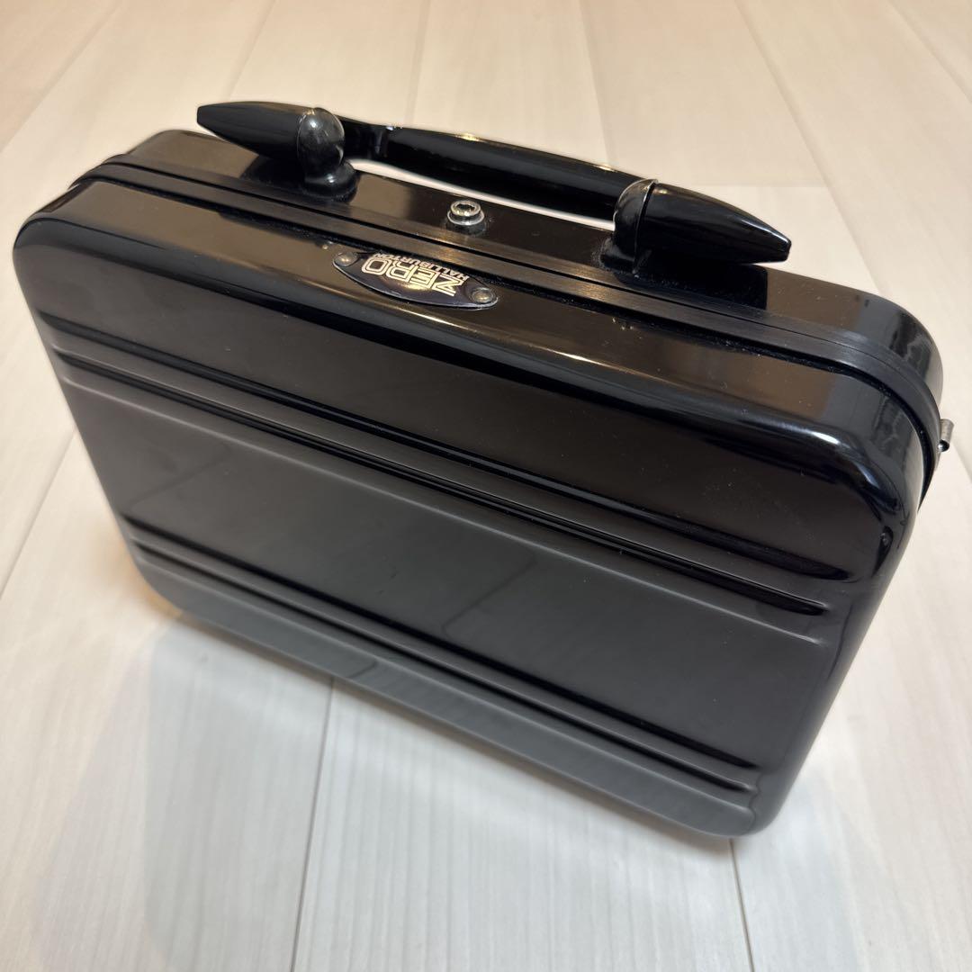 ゼロハリバートン Sシリーズ　ミニアタッシュケース　美品　ストラップ・鍵付き
