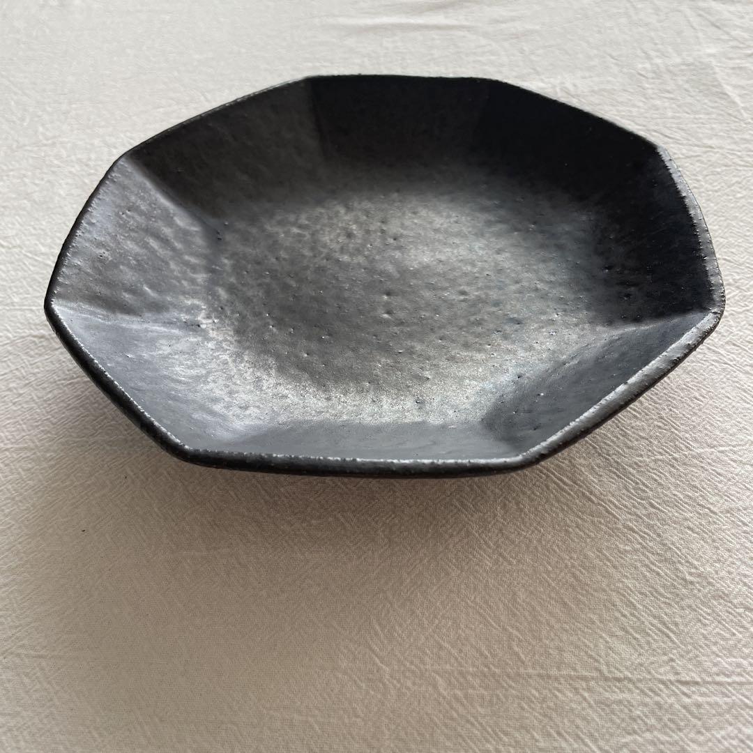 村上躍　黒鉄釉八角皿 17×3