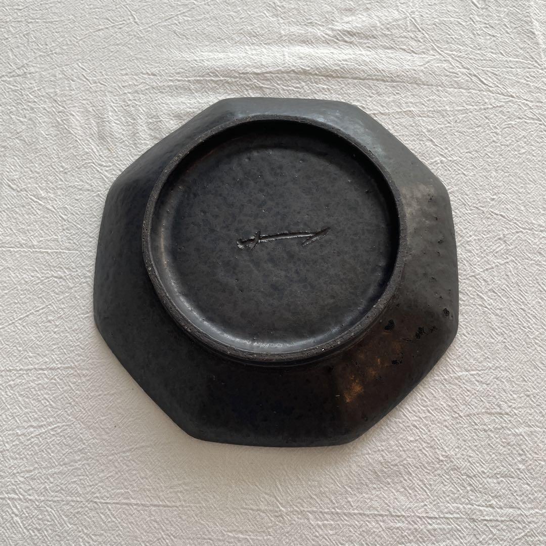 村上躍　黒鉄釉八角皿 17×3