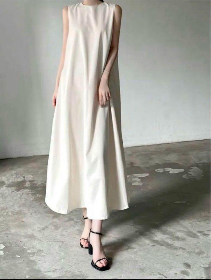 maison celon バックオープンフレアドレス