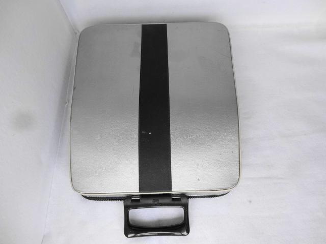Olivetti Lettera DL タイプライター