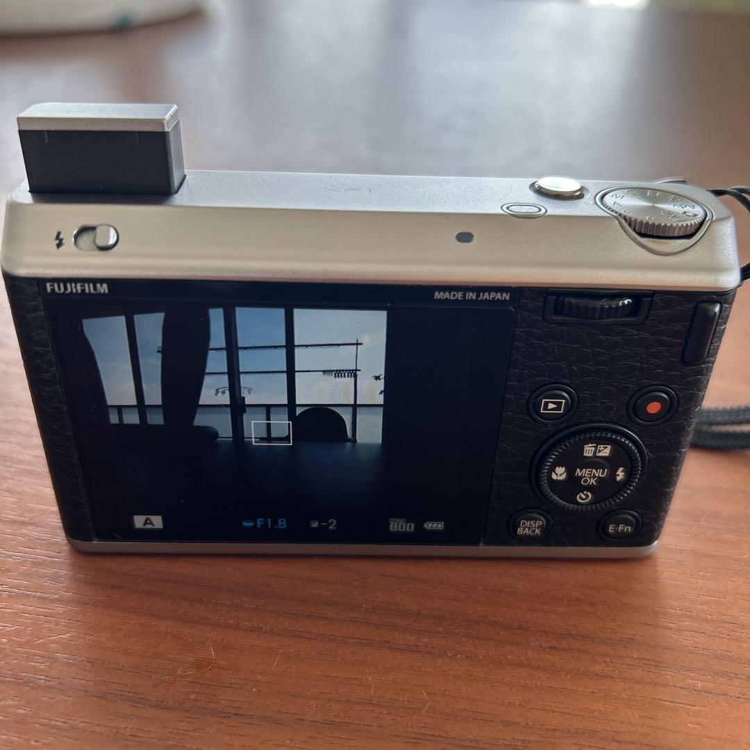 FUJIFILM XF1 コンパクトデジタルカメラ