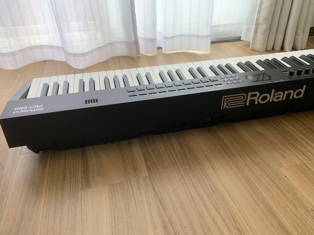 Roland RD-88（ペダル付き）