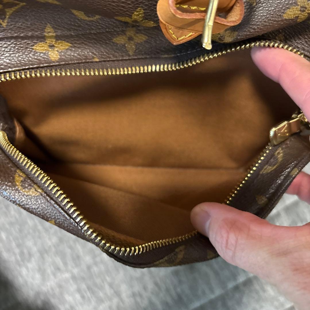 LOUIS VUITTON モノグラムリュック