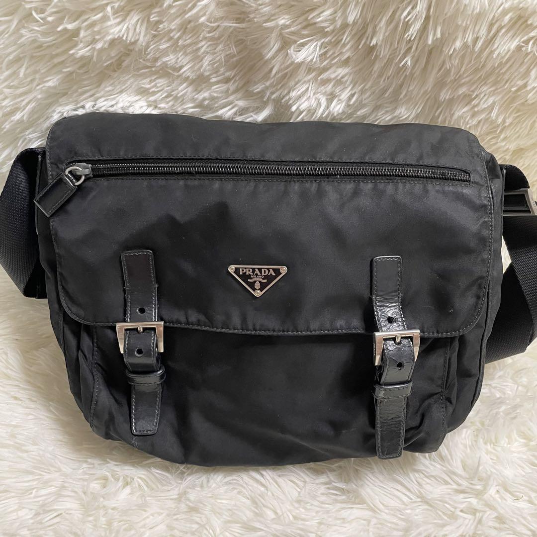 【大人気！✨】PRADA プラダ ショルダーバッグ メッセンジャー 三角ロゴ 黒 PRADA プラダ 三角ロゴプレート 斜め掛け ショルダーバッグ