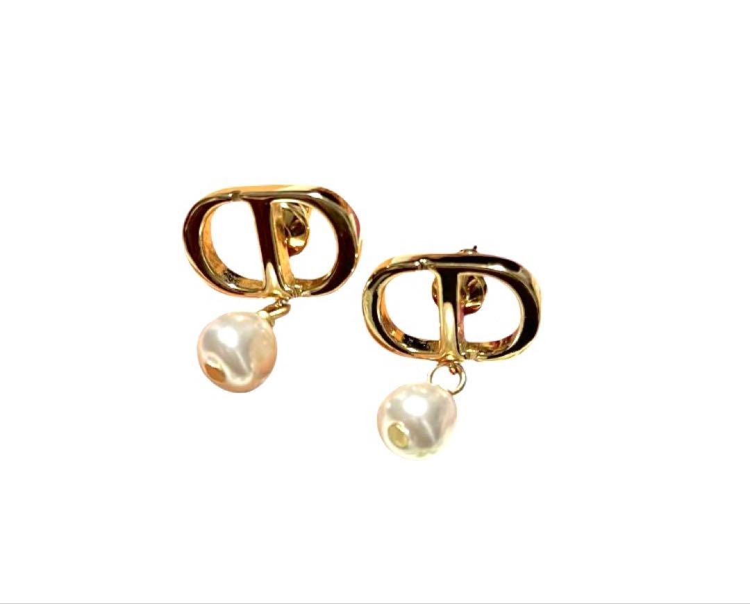 Dior バール付きゴールドピアス