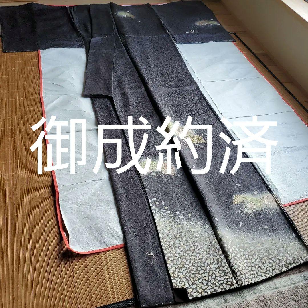作家物　しっとりと纏う　桜模様の付下げ