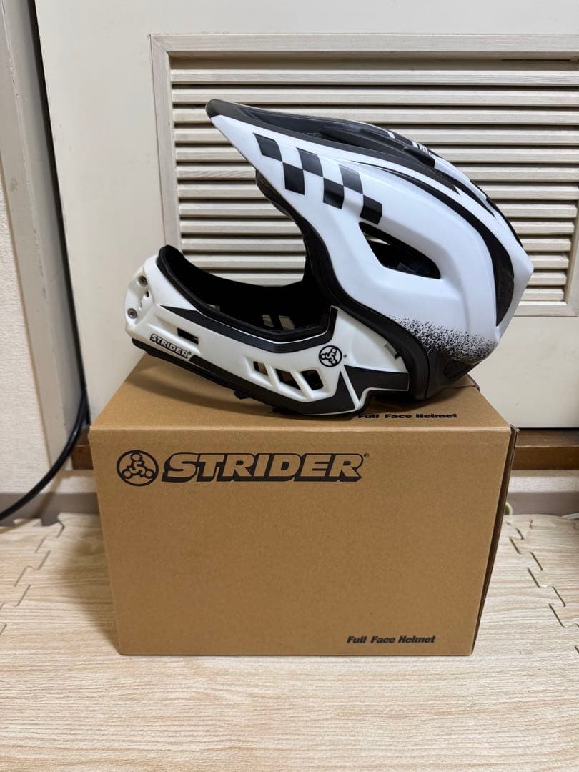 STRIDER フルフェイスヘルメット ホワイト/ブラック 6,800円