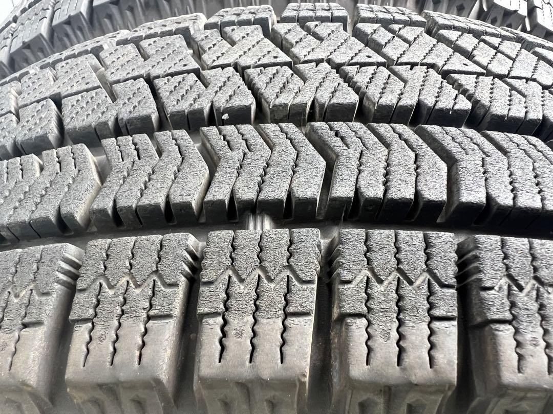 ブリヂストンスタッドレス175／65R15 84Q深溝