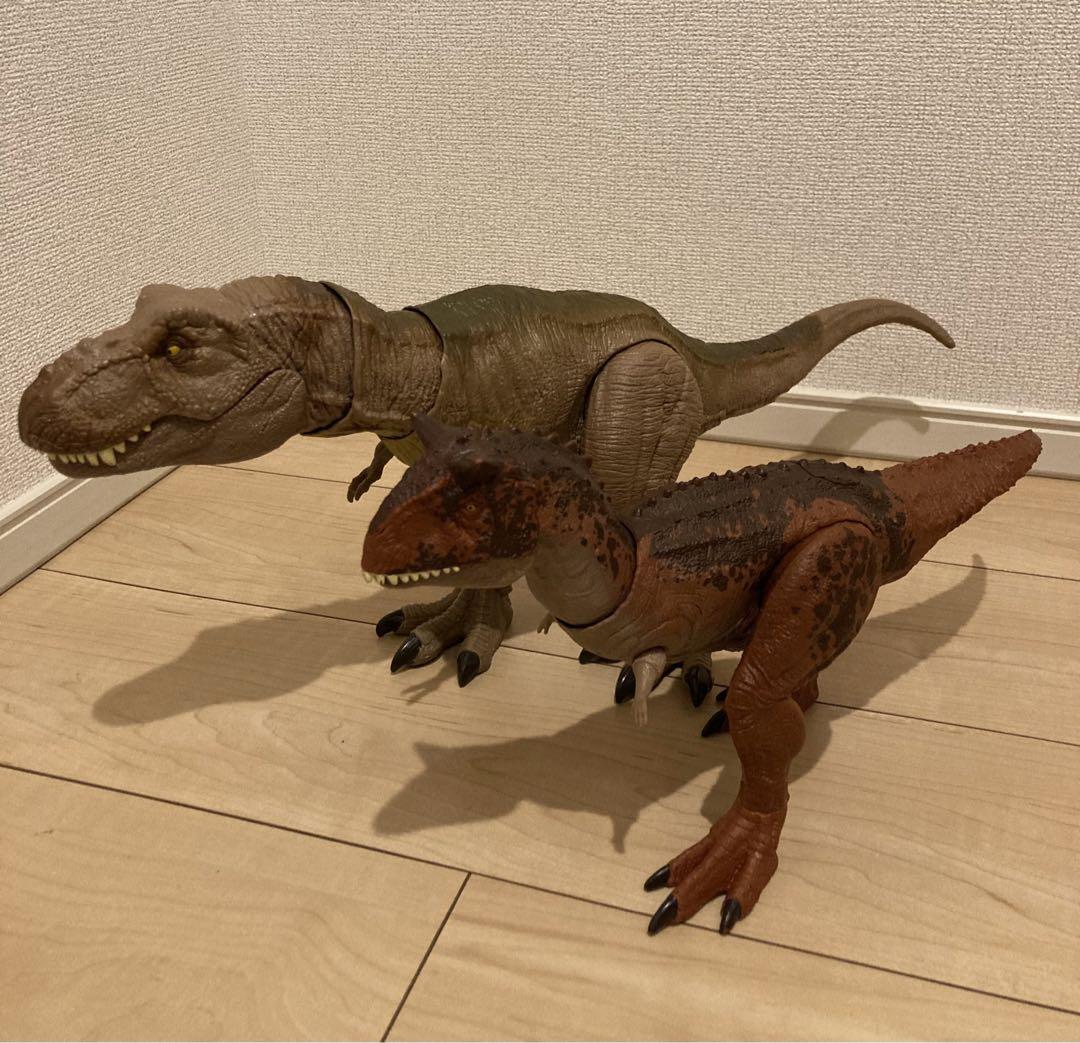 ジュラシックワールド スーパーアクション ティラノサウルス　カルノタサウルス