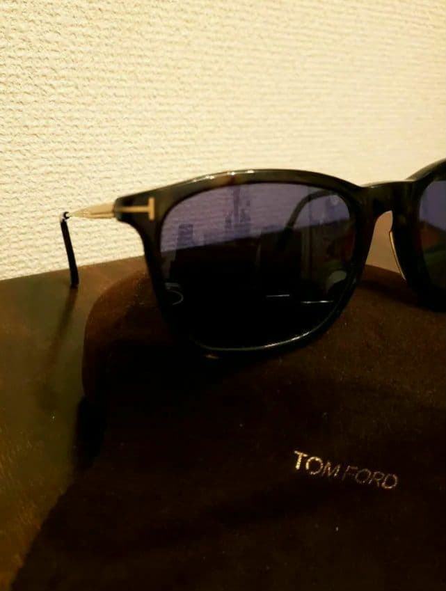 超ポイントバック祭】 美品 TOM FORD サングラス TF625-F 52Vトム