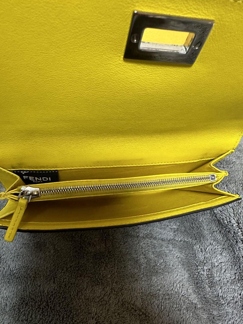 FENDI イエロー 二つ折り財布 FENDI イエロー 二つ折り財布 本体 小物