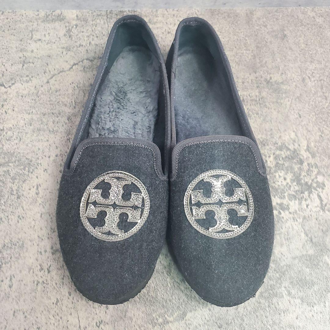 【Tory Burch】ボア フラットシューズ 8M グレー ロゴ