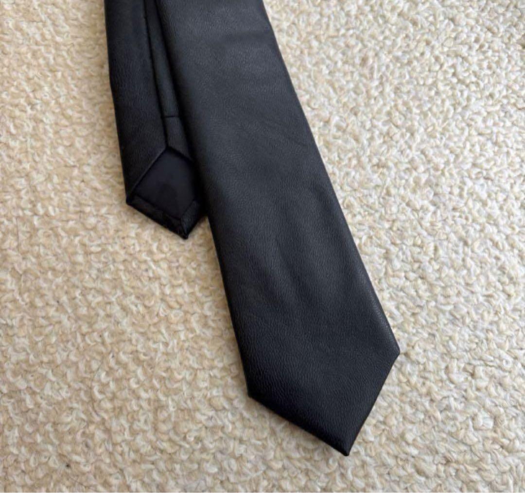 値下げ可能】黒 レザーネクタイ leather tie OurLegacy - メルカリ