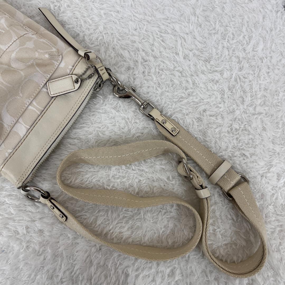 《美品》 COACHコーチ スマホショルダーバッグ レディース ホワイト