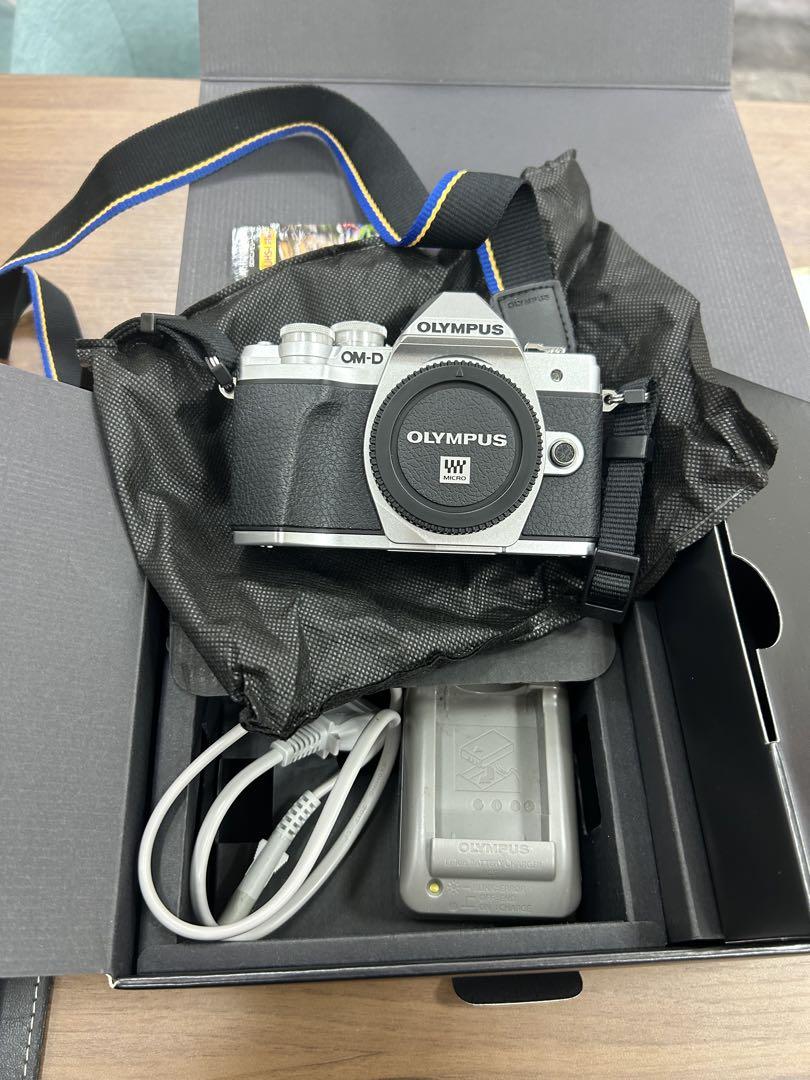 オリンパス OM-D E-M10 Mark III ダブルズームレンズキット