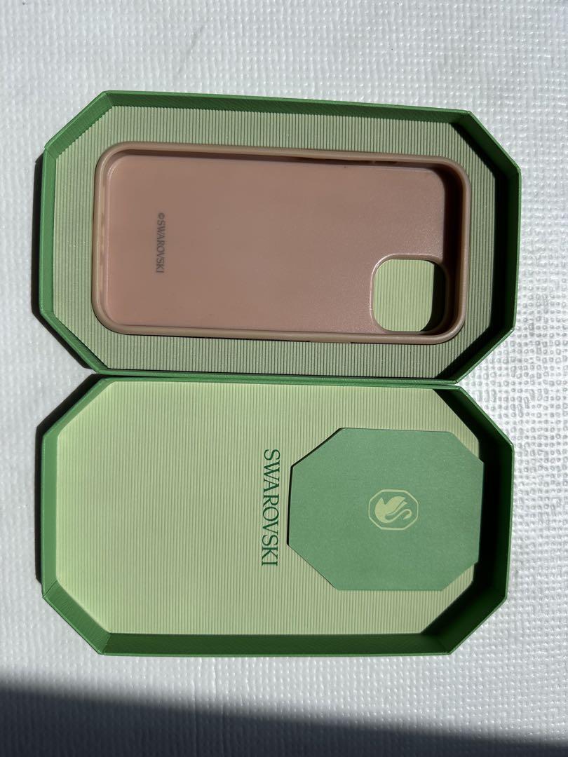 Swarovski iPhone14 ピンクベージュ ラメシリコンケース