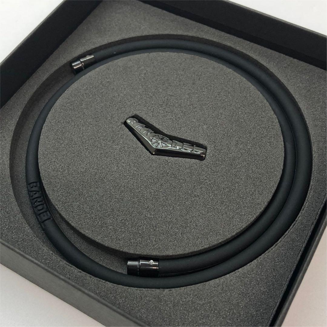 超特価新品 新品 ブラック×ブラック 45cm 8qfX4-m60086749018 BANDEL チタンラバーネックレス 品質保証