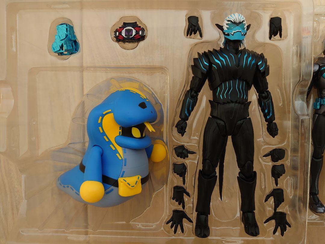 セット品 仮面ライダーリバイス フィギュアーツ