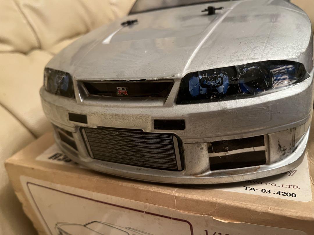 希少　1/10  33スカイライン GT-R ラジコン　ボディと車体のみ