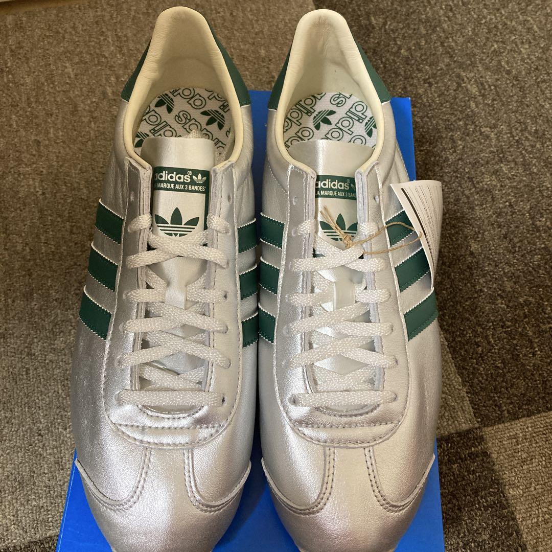 adidas スニーカー IE8412